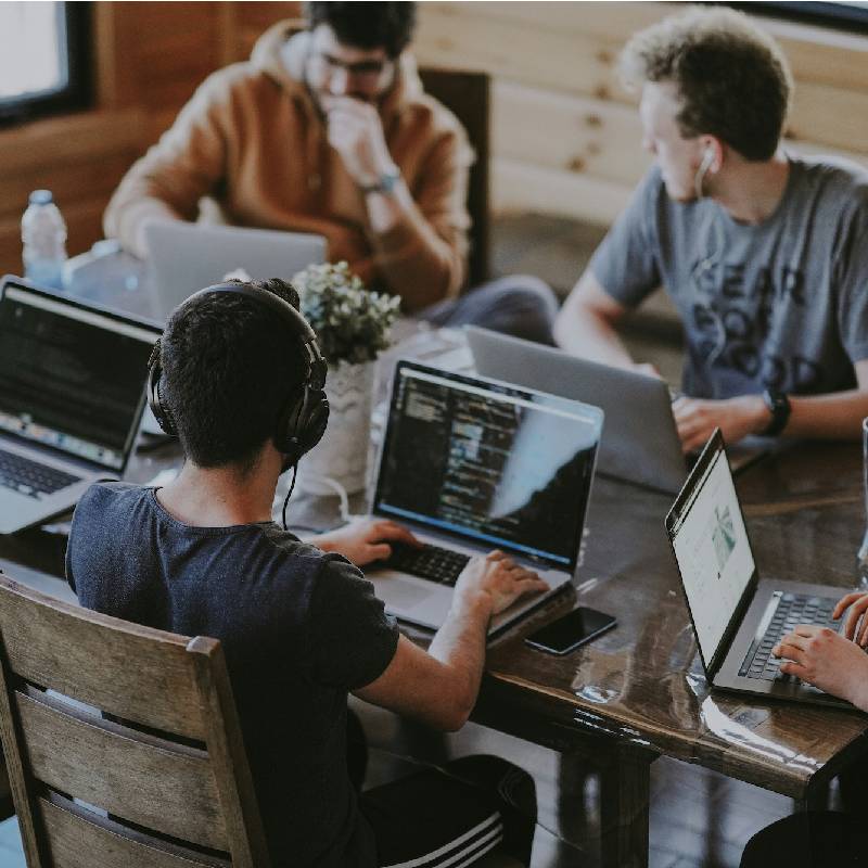 Interns Cover 800x800